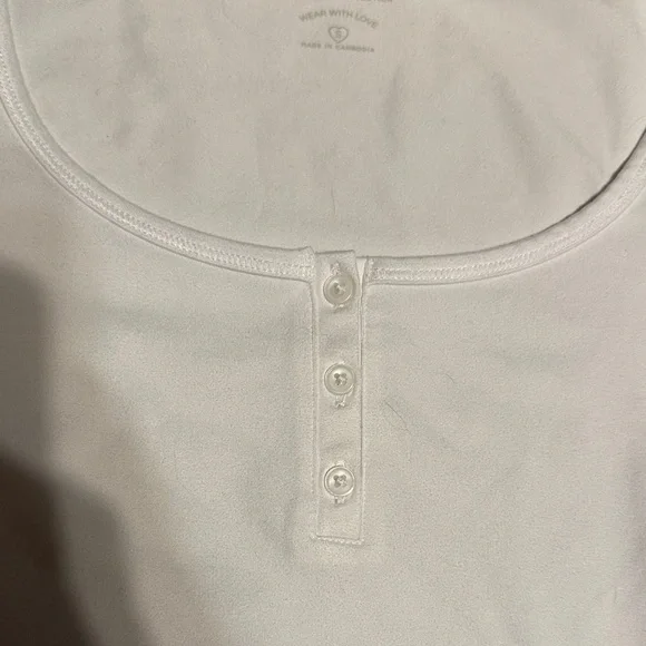 Hollister Women's White Buttoned Top - Picture 3 of 3